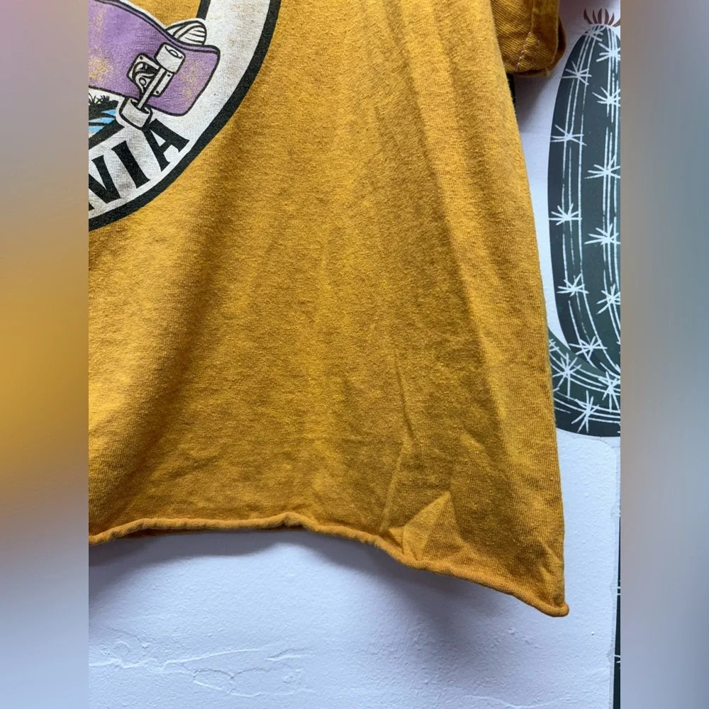 Fifth sun: Venice Beach Graphic Tee in Mustard - Picture 8 of 13